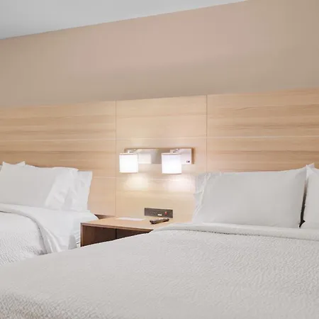 Holiday Inn Express Hotel & Suites Milwaukee Airport By Ihg-3